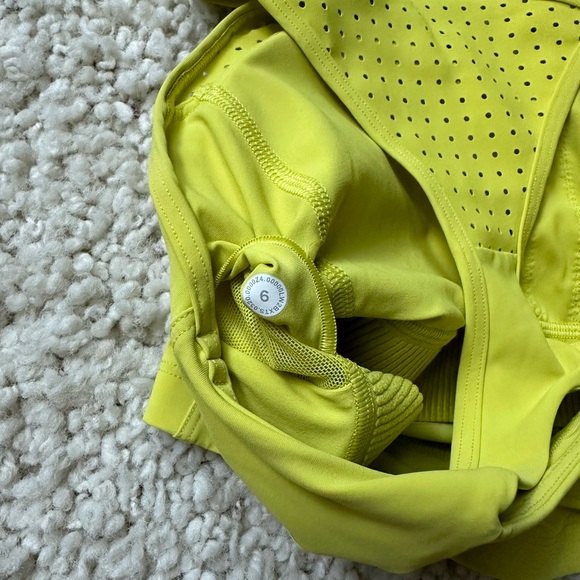 Lululemon Unleash Strength Bra *Medium Support, B/C Cup Yellow Serpentine - Picture 5 of 5